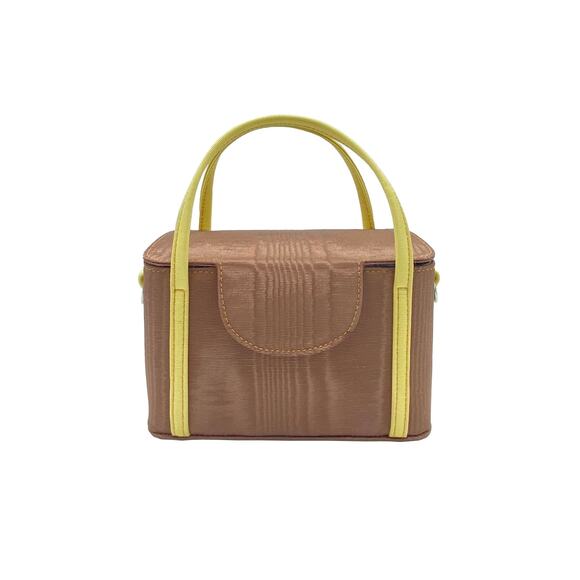 Grace Case in Banana Split Moire Color Way - Picture 5 of 11